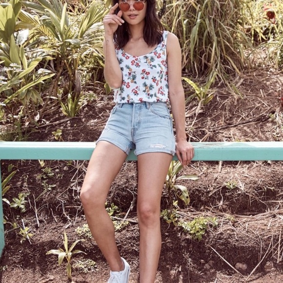 New Levi’s 501 button fly distressed long shorts - Picture 2 of 7